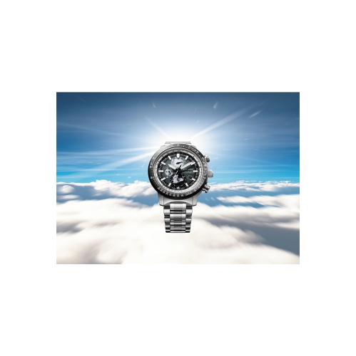 Montre pour hommes Eco-Drive Promaster Geo Trekker 46 mm de Citizen avec boîtier et bracelet en acier inoxydable argenté et cadran gris