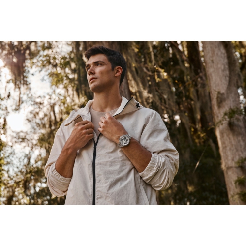 Montre pour hommes Eco-Drive Promaster Geo Trekker 46 mm de Citizen avec boîtier et bracelet en acier inoxydable argenté et cadran gris