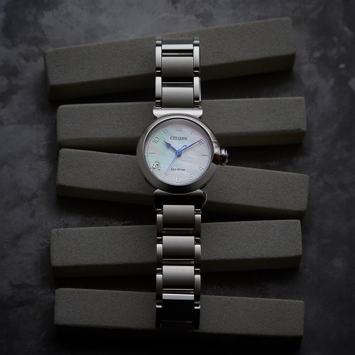 Citizen Ladies Citizen L Mae Eco-Drive Watch 26mm Silver-Tone Stainless Steel Case and Bracelet with White Dial