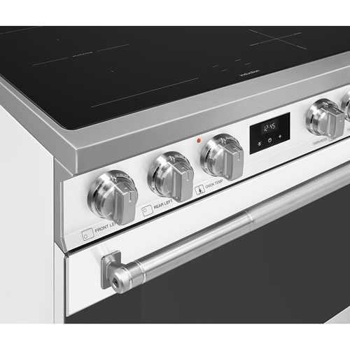 Cuisinière à induction autonome avec convection véritable 4,6 pi³ 30 po de Smeg - Blanc - Exclusivité de Best Buy