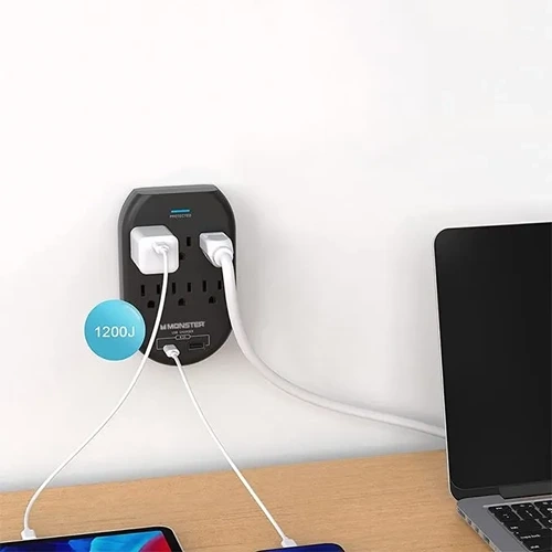 MWS1-1003-US Monster – Adaptateur mural à 6 prises avec USB et USB-C.