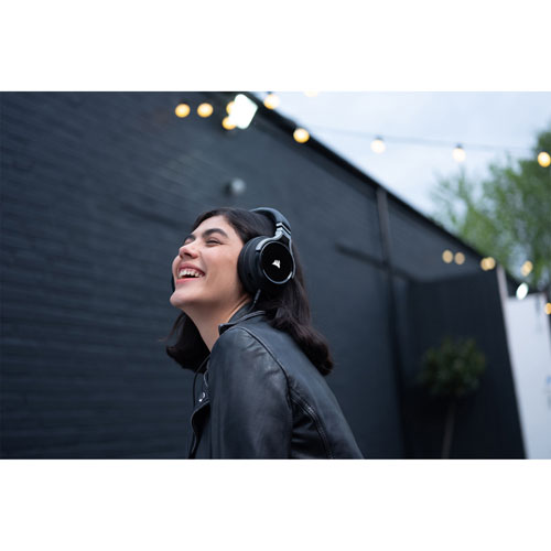 Image 17 of 17.. Corsair Virtuoso RGB Wireless Gaming Headset with Microphone - Carbon
