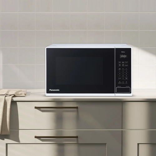 Four à micro-ondes Genius à verrouillage de sécurité pour enfants de 1,3 pi3 de Panasonic NNSC64MWC - Blanc - Boîte ouverte