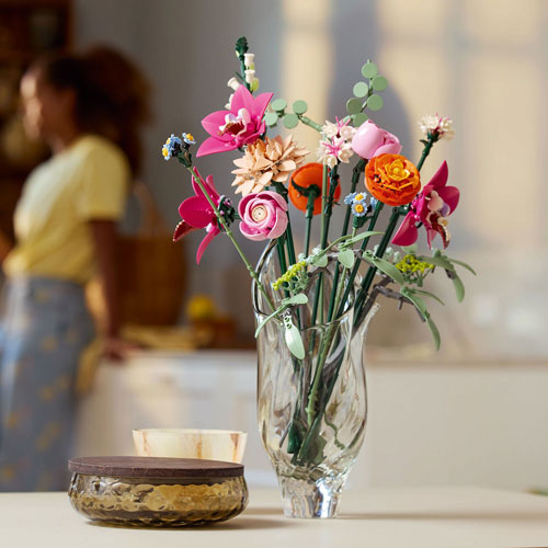 LEGO Botanicals : Le joli bouquet de fleurs roses - 749 pièces