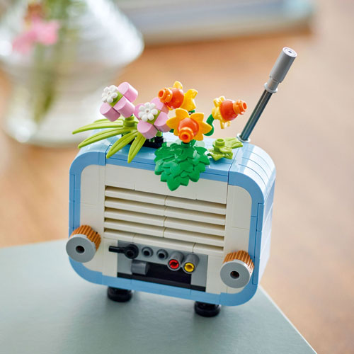 LEGO Creator 3-in-1: Record Player with Flowers - 366 Pieces (31172)