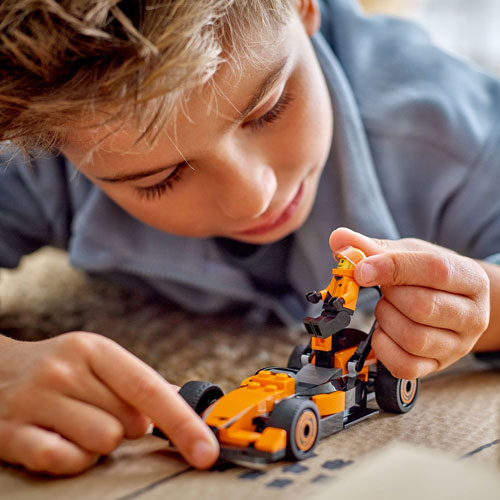 LEGO City : Le pilote de F1 avec la voiture de course McLaren - 86 pièces