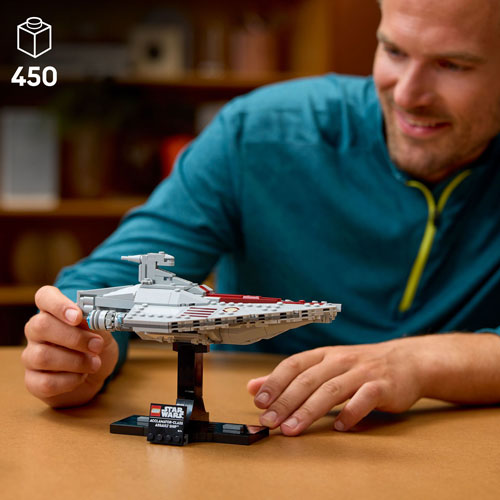 LEGO Star Wars: Le transport d'assaut de classe Acclamator - 450 pièces