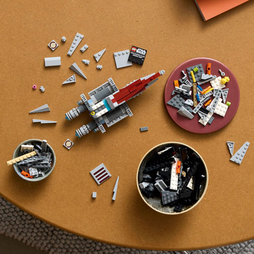 LEGO Star Wars: Le transport d'assaut de classe Acclamator - 450 pièces