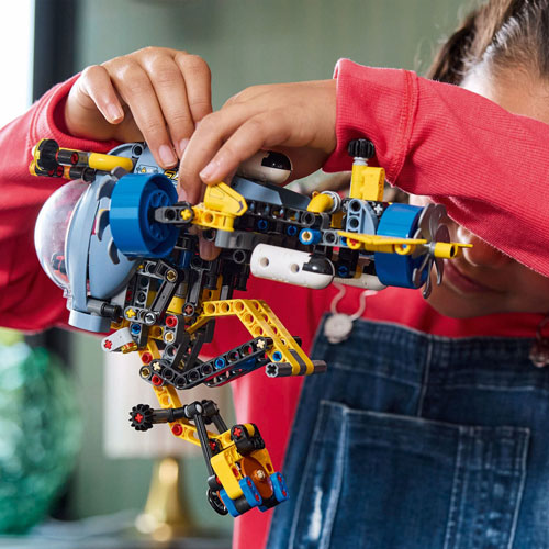 LEGO Technic: Deep-Sea Research Submarine - 413 Pieces (42201)