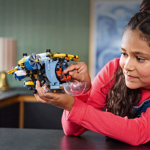 LEGO Technic: Deep-Sea Research Submarine - 413 Pieces (42201)