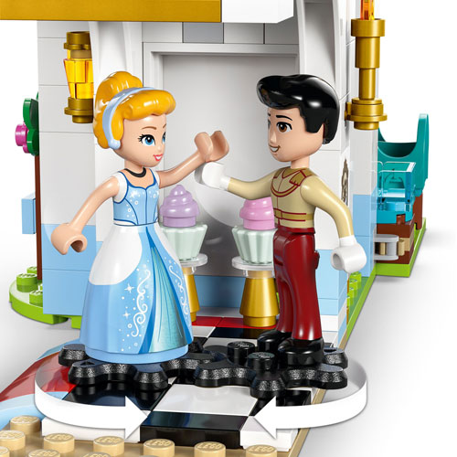LEGO Disney: Cinderella's Castle & Horse Carriage - 596 Pieces (43275)