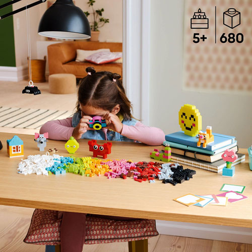 LEGO Classic: Creative Happy Box - 680 Pieces (11042)