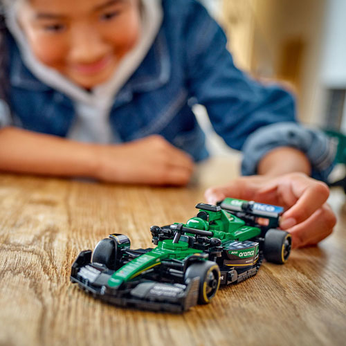LEGO Speed Champions : Voiture de course Aston Martin Aramco F1 AMR24 - 269 pièces