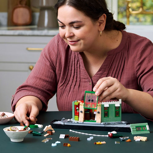 LEGO Icons: French Café - 1101 Pieces