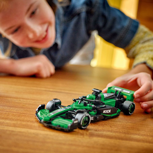 LEGO Speed Champions: Kick Sauber F1 Team C44 Race Car - 259 Pieces