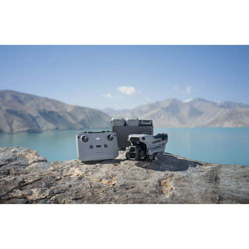 Ensemble Fly More avec drone quadricoptère Air 3S, caméra et manette de DJI