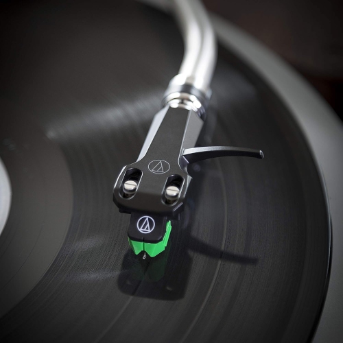 Cartouche de tourne-disque AT-VM95E/H d'Audio-Technica avec trousse de coquille