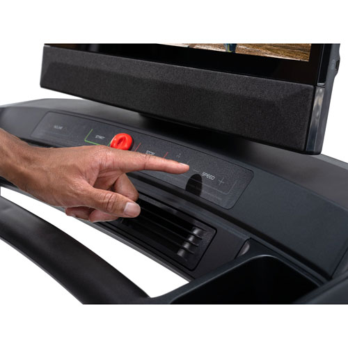 Tapis roulant Commercial 2450 de NordicTrack avec écran tactile pivotant de 24 po