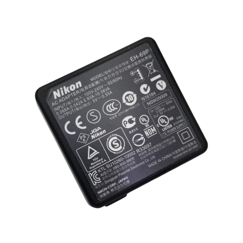 Remis à neuf Adaptateur/chargeur c.a. EH-69P de Nikon, fabricant d'origine