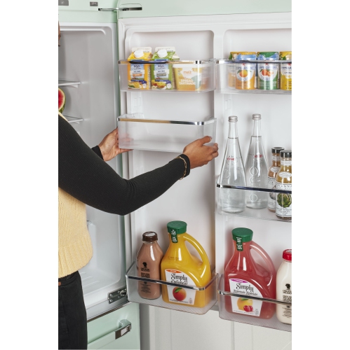 Unique Appliances Classic Retro 30-inch 17.7 cu. ft. Frost Free Bottom Freezer Counter Depth Refrigerator with Built-In Ice Maker in Summer Mint