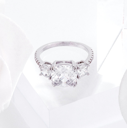 The Modern Royal Trendy Ring