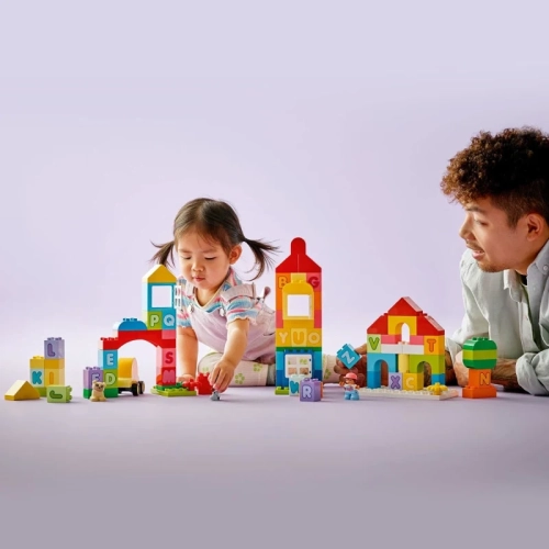 LEGO DUPLO Classic Alphabet Town 10935 - jouet éducatif pour tout-petits de 18 mois et plus, apprenez les couleurs, les lettres et les formes avec de