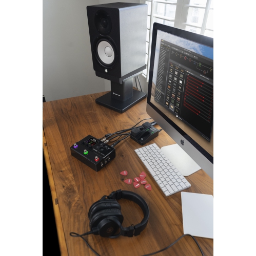 Line 6 HX Stomp - Compact Amp and Multi-Effects Processor