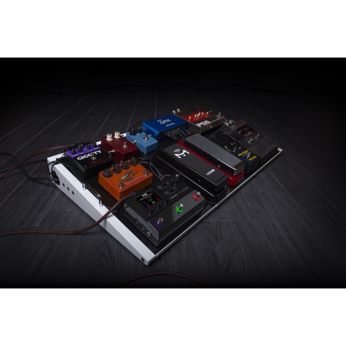 Line 6 HX Stomp - Compact Amp and Multi-Effects Processor
