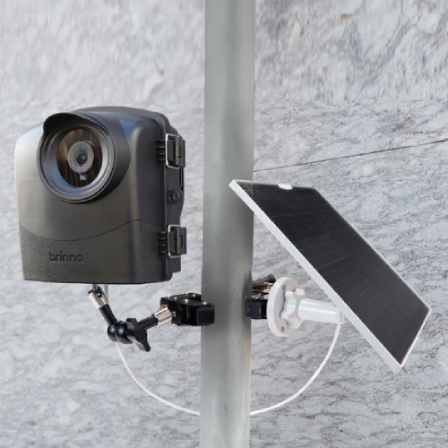 Ensemble avec panneau solaire ASP1000-P et support de Brinno - Ensemble avec panneau solaire de 10 W