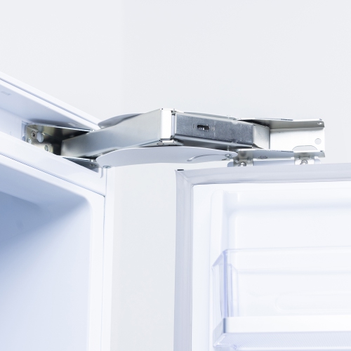 Four à micro-ondes Professional 24 po de KitchenAid, 12,5 pi³ avec Réfrigérateur encastrable à profondeur de comptoir et prêt pour les panneaux