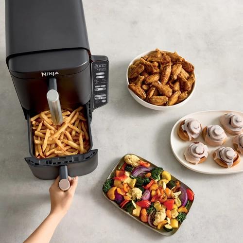 Friteuse à air chaud à 2 paniers DoubleStack de Ninja, technologie DoubleStack permettant de cuire 4 aliments à la fois, format compact, 8 pintes,