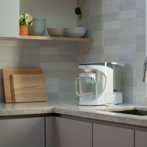 Carafe Aqua TRU | Purificateur d'eau de comptoir pour PFAS et autres contaminants avec technologie exclusive d'osmose inverse en 4 étapes Sans BPA