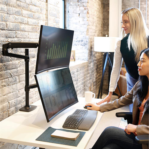 Bras de superposition articulé à grand poteau pour deux moniteurs de 40 po LX d'Ergotron