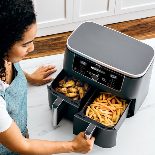 Friteuse à air chaud 4-en-1 Dual Zone Foodi de Ninja - 9,46&nbsp;kg/10&nbsp;Qt - Noir DZ300C - Remis à neuf