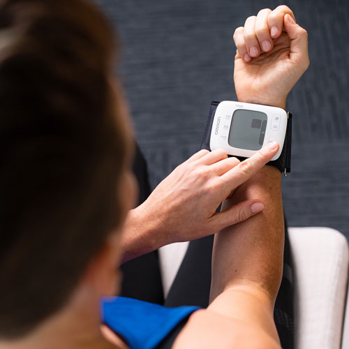 Tensiomètre pour le poignet sans fil Bluetooth Gold d'Omron