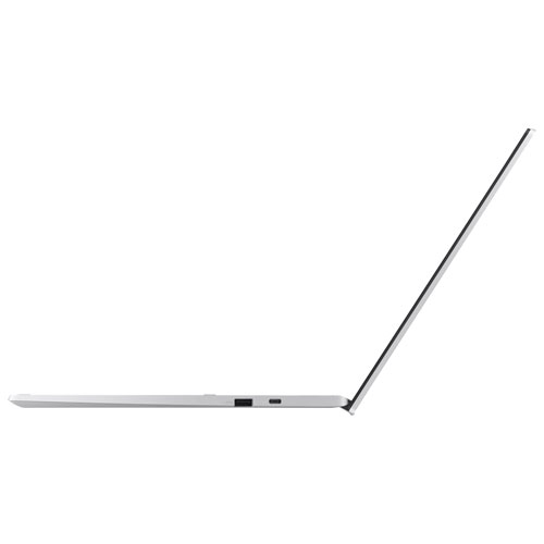 Chromebook de 15,6 po CX1500 d'ASUS avec 3 mois de forfait Google AI Pro - Argenté (Celeron N4500 d'Intel/RAM 8 Go/SSD 128 Go)
