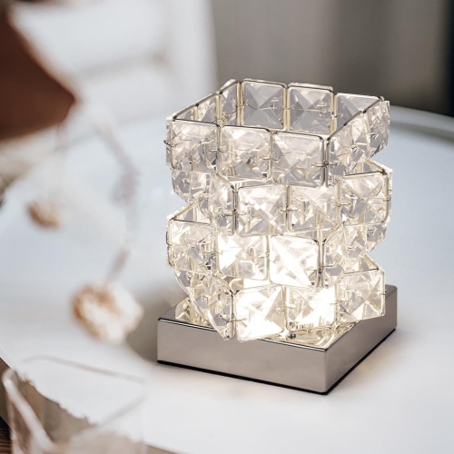 Petite lampe de table Crystal avec petite table de chevet moderne E12 Socket pour chambre à coucher, salon, chromée
