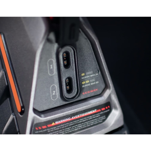 Trottinette Segway SuperScooter GT2 | Vitesse maximale 70&nbsp;km/h | Autonomie maximale 90&nbsp;km | Suspension intégrale réglable | 6000&nbsp;W