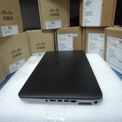 HP EliteBook 840 Business Laptop - Intel Core i5-5300U - 16GB RAM - 256GB SSD - Windows 10 Pro by HP - Refurbished condition - Image 4