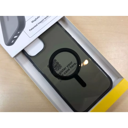 Image 1 de 1.. Étui transparent Ace Pro de BodyGuardz avec MagSafe pour iPhone 14 Plus | Couleur&nbsp;: Blanc et noir