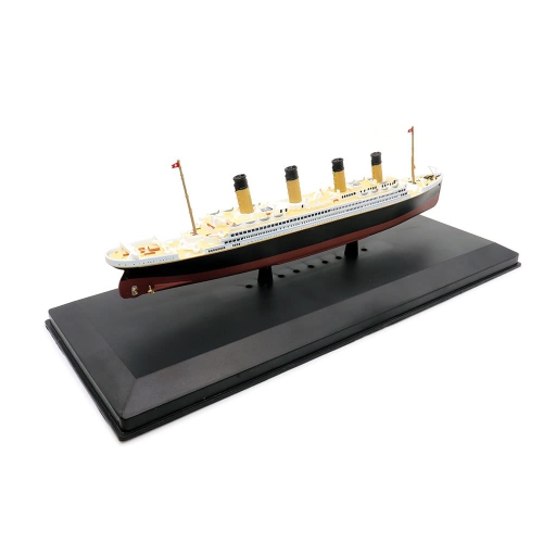 Motor city classics 241945 - RMS Titanic - Legendary Cruise Ships