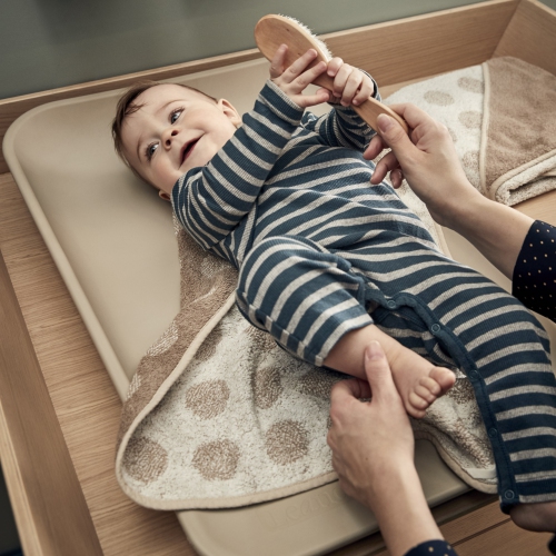 Surmatelas en jersey de coton biologique de Leander pour les tables à langer – Cappuccino