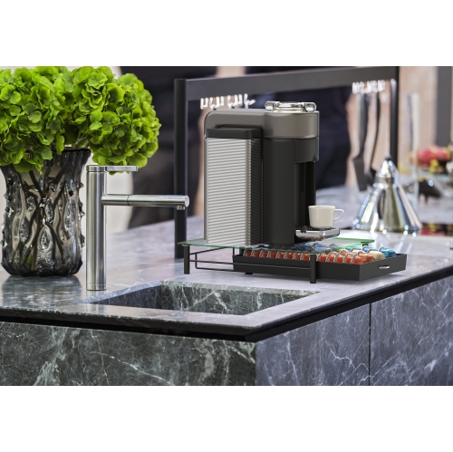 Le tiroir en verre DecoBrothers Vertuoline peut contenir 28 grandes ou 56 petites dosettes Vertuoline, noir