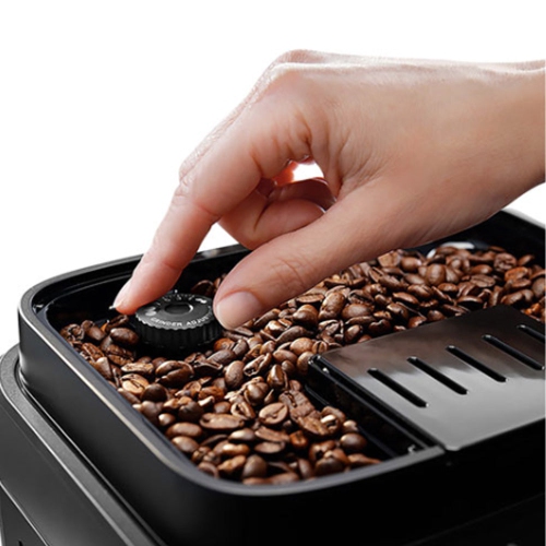 Boîte ouverte - Machine à espresso automatique Magnifica Evo de DeLonghi avec moussoir et moulin et fonction Over Ice - Argenté/Noir