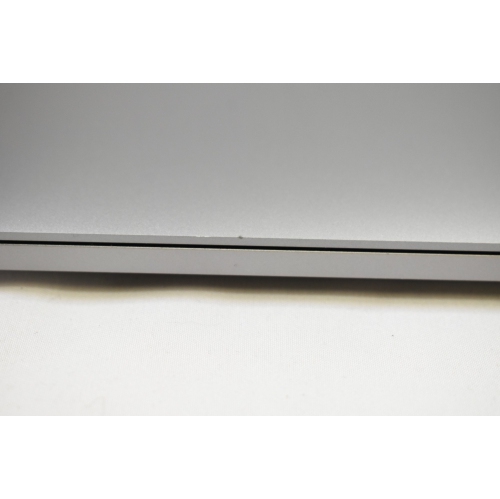 Apple MacBook Pro 2019 13-3" /i5/16GB/512GB by APPLE - Refurbished condition - Image 5