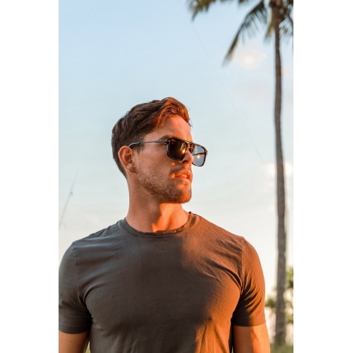 Grand Bay Black by Biscayners