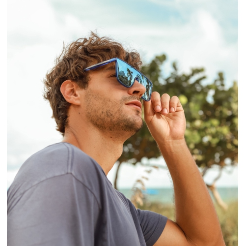 Enid Blue par Biscayners