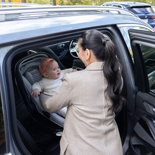 Système de voyage Shyft Intuiti d'Evenflo avec siège d'auto pour bébé Revolve180 LiteMax NXT SensorySoothe - Noir