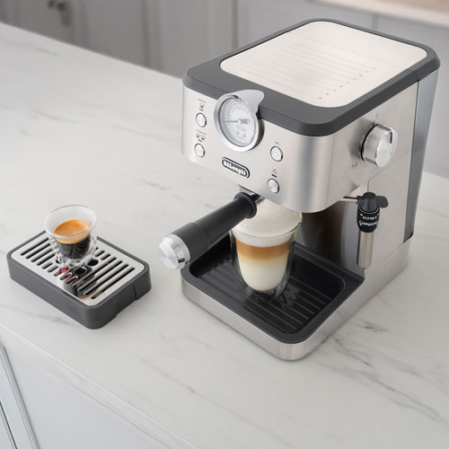 Machine à espresso Linea Classic de De'Longhi - Acier inoxydable et gris