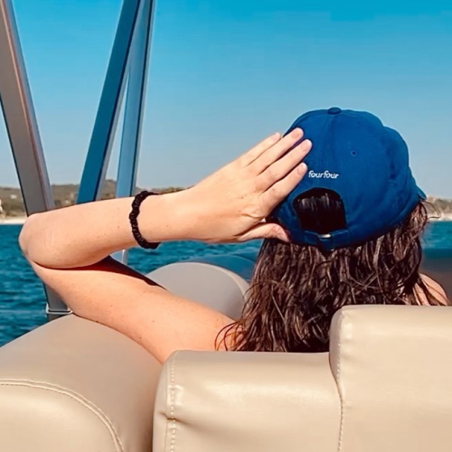 Casquette de baseball classique - Eternal Optimist Cobalt Blue par FourFour Co